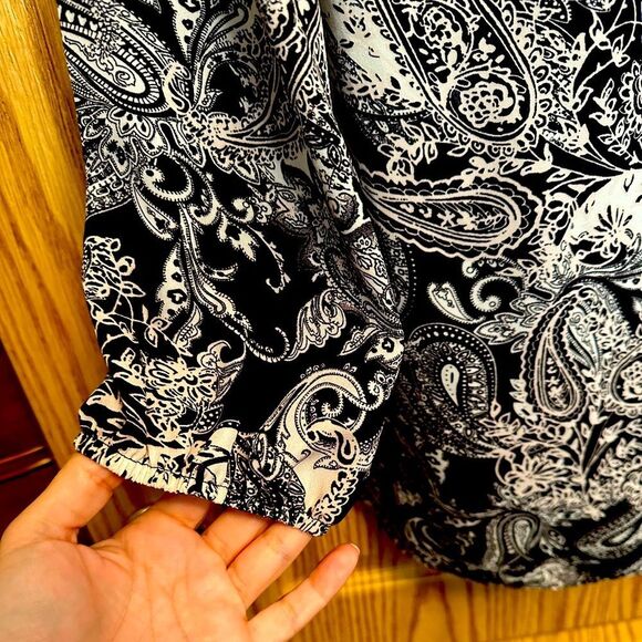 NWOT Women’s Est 1946 XL black and white blouse - Picture 2 of 6